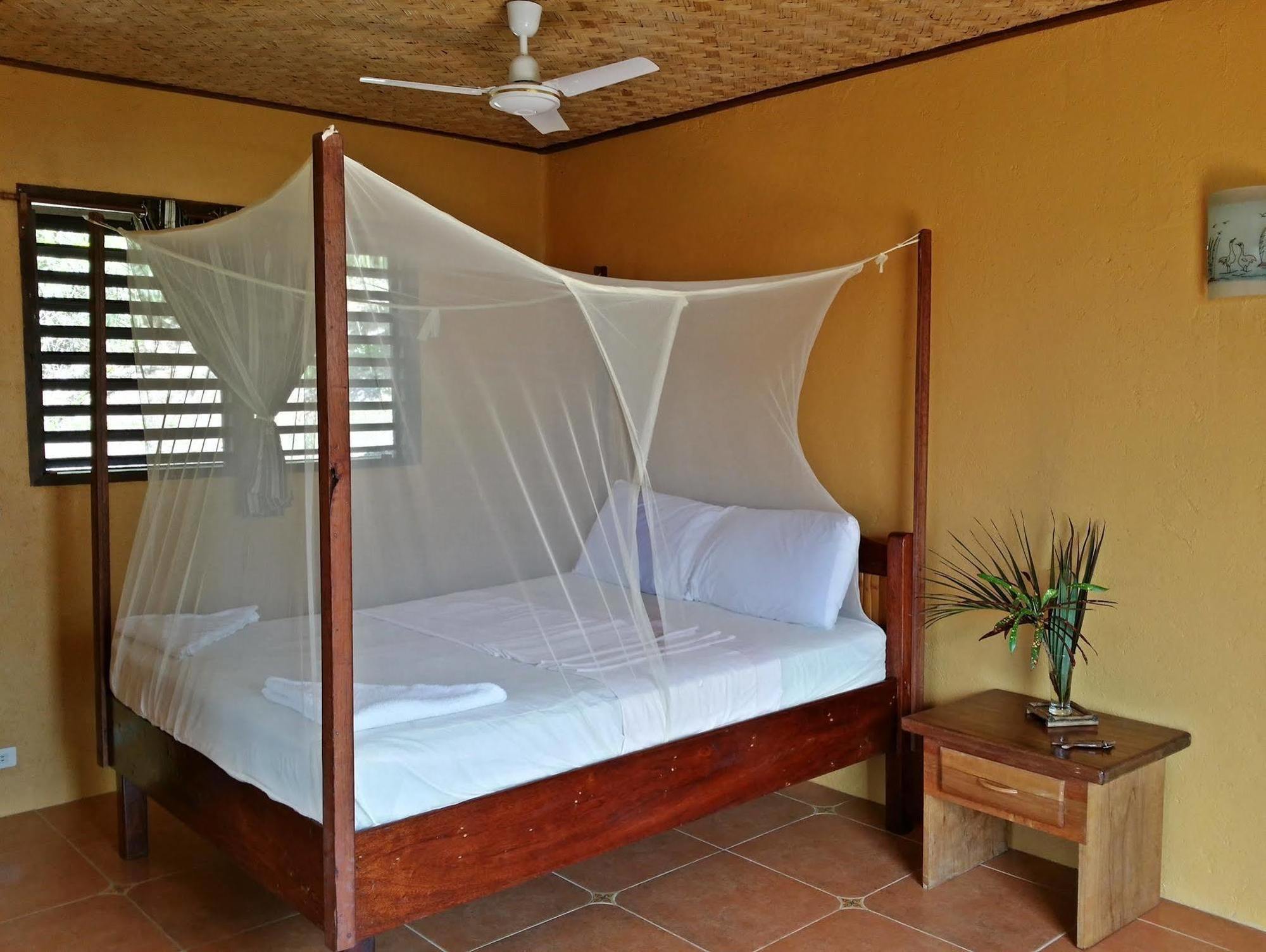 Отель Casa Rosa Taytay Palawan Экстерьер фото