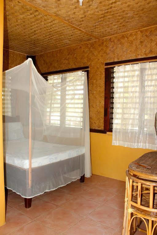 Отель Casa Rosa Taytay Palawan Экстерьер фото